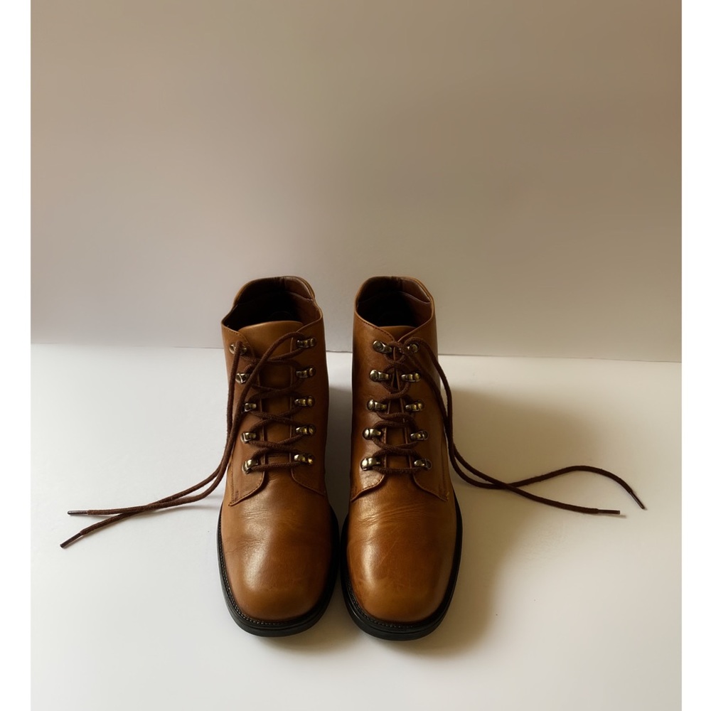 Brown Leather Boots 🤎